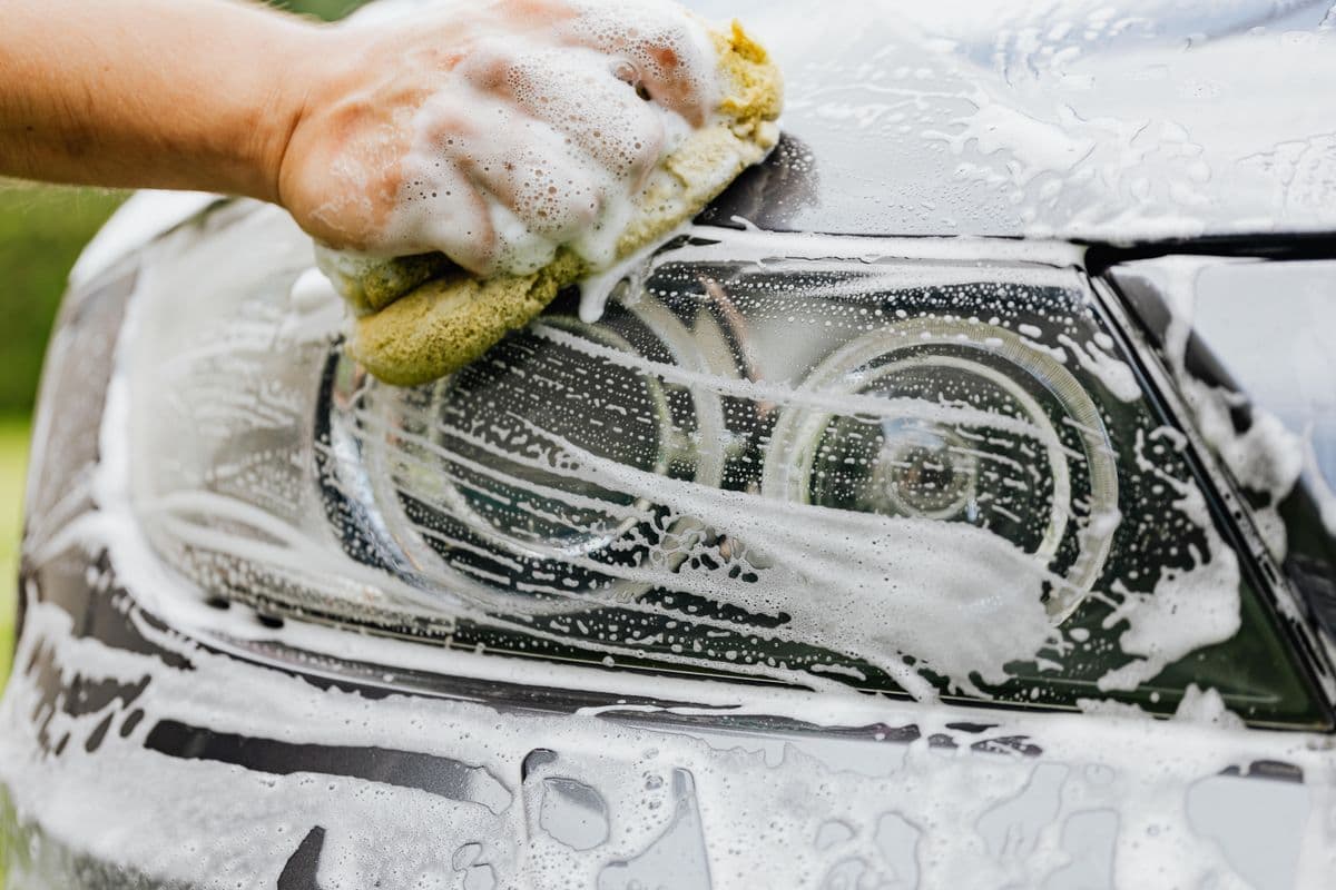 Revitalização e limpeza de faróis na Personal